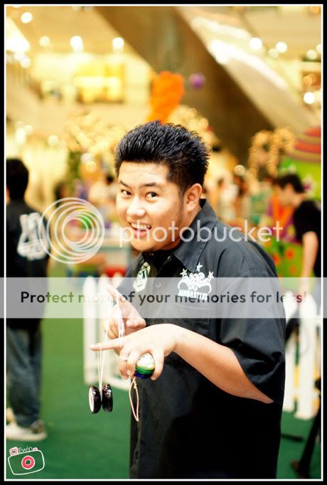 Azrul-Hafriz-in-great-eastern-mall