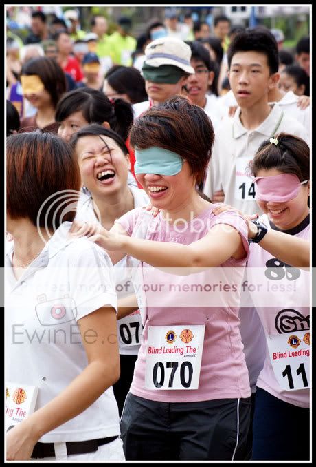 BlindLeadingTheBlindWalkPeople2009