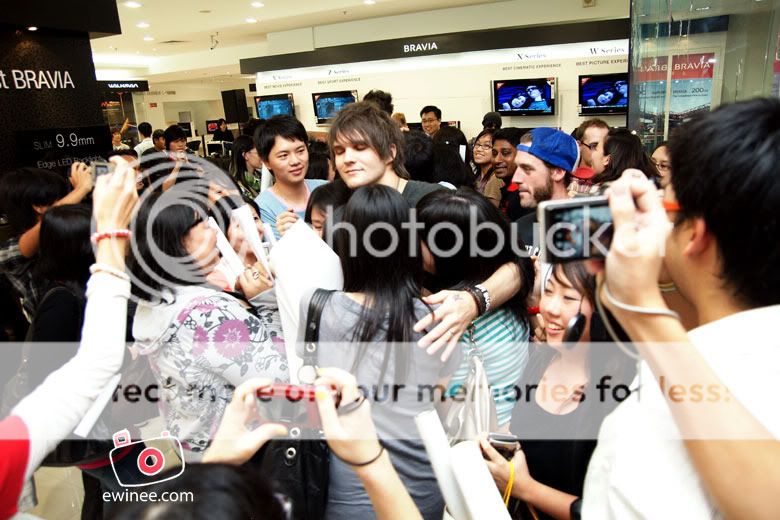 Boys-Like-girls-MartinJohnsonHuggin Boys-Like-girls-MartinJohnsonHuggin