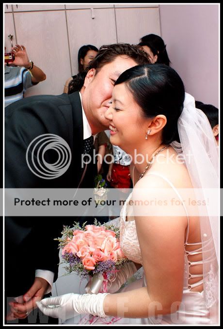 groom-kissing-the-bride