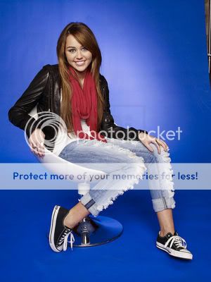 http://i525.photobucket.com/albums/cc335/mileyluva96/photo05-2.jpg